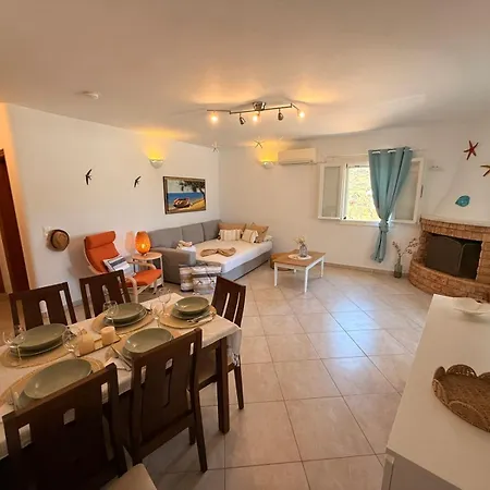 Antigone's Blue Vista Holiday home